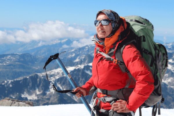 Sur le toit du monde : la plus grande alpiniste marocaine invitée sur Emir Radio (partie 1/2)